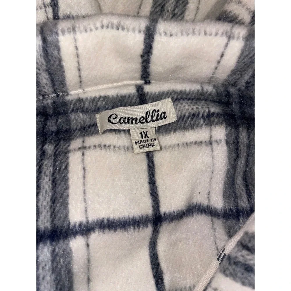 Camellia Plaid Button Down Shacket Women 1X Cream Navy Grid Shirt Jacket - Picture 4 of 8